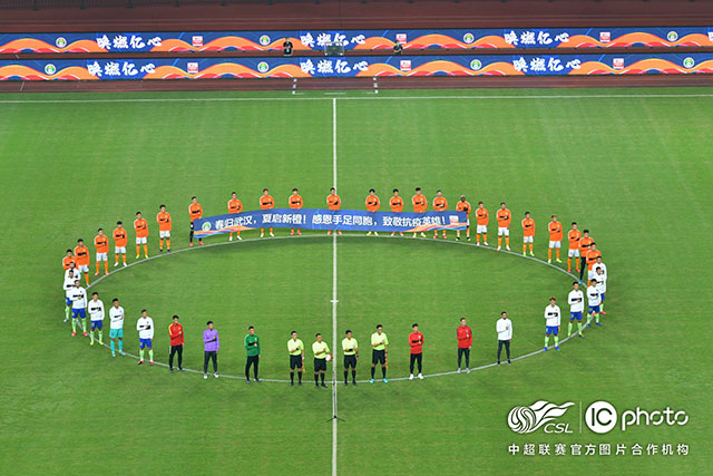 转会震撼！卢卡库加盟费内巴切，组建明星阵容争夺欧冠资格